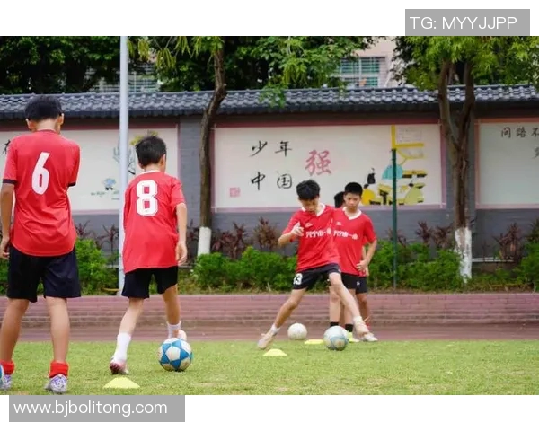 外国足球球星亲临中国小学与学生互动 共筑足球梦想培养未来之星